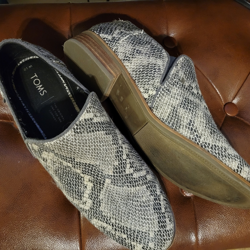 Women TOMS